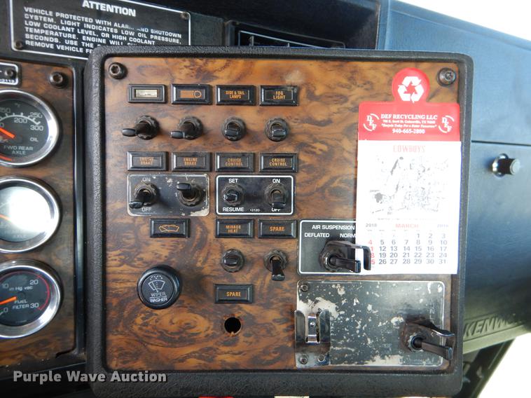 image for item EJ9854 1999 Kenworth W900 semi truck