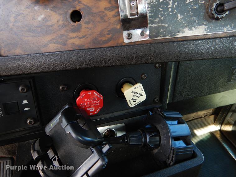 image for item EJ9854 1999 Kenworth W900 semi truck