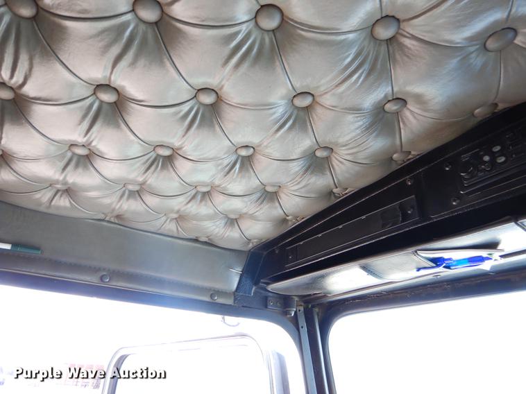 image for item EJ9854 1999 Kenworth W900 semi truck