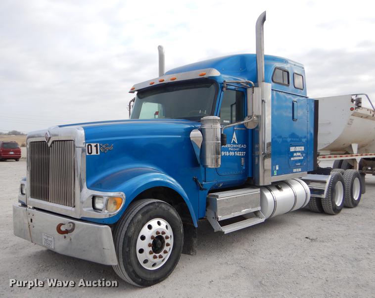 image for item EJ9873 2005 International 9900ix semi truck