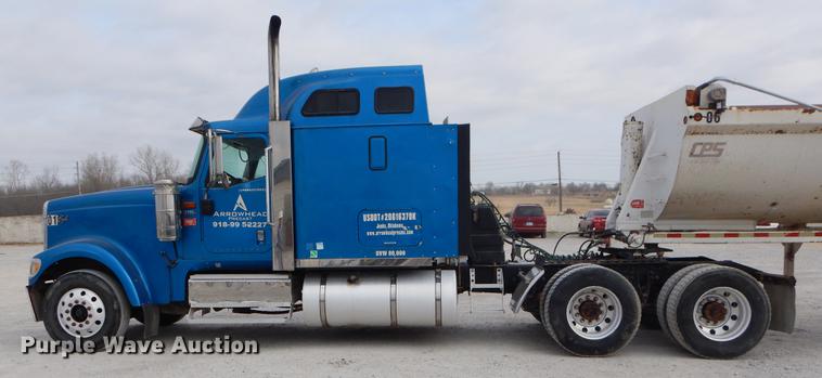 image for item EJ9873 2005 International 9900ix semi truck