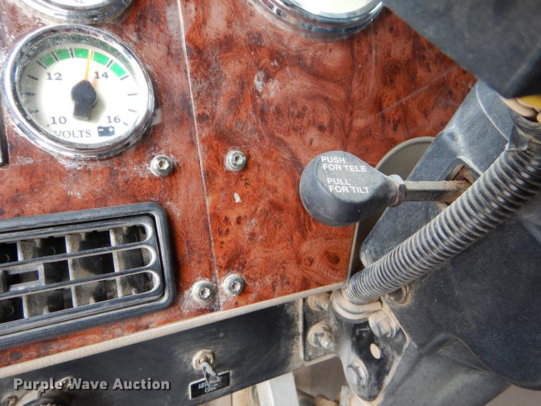 image for item EJ9873 2005 International 9900ix semi truck