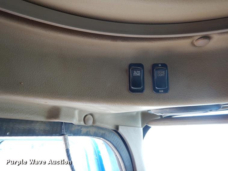 image for item EJ9873 2005 International 9900ix semi truck