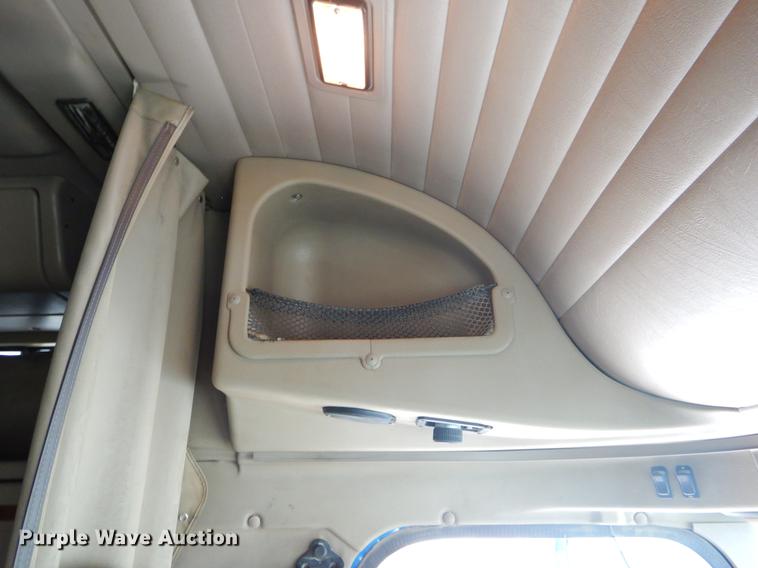 image for item EJ9873 2005 International 9900ix semi truck