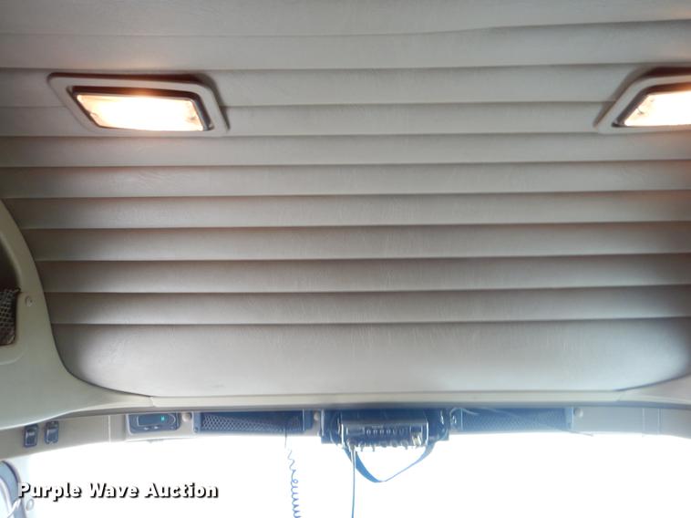 image for item EJ9873 2005 International 9900ix semi truck