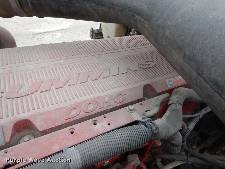 image for item EJ9873 2005 International 9900ix semi truck