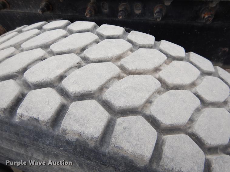 image for item EJ9873 2005 International 9900ix semi truck