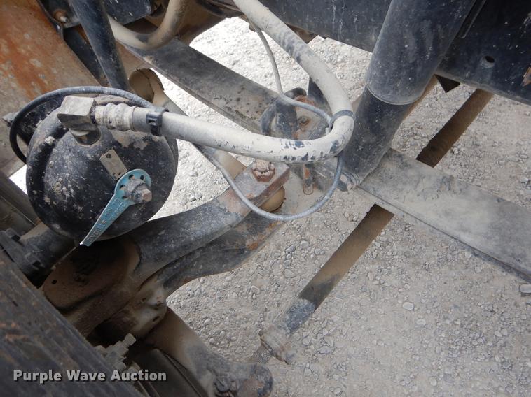 image for item EJ9873 2005 International 9900ix semi truck