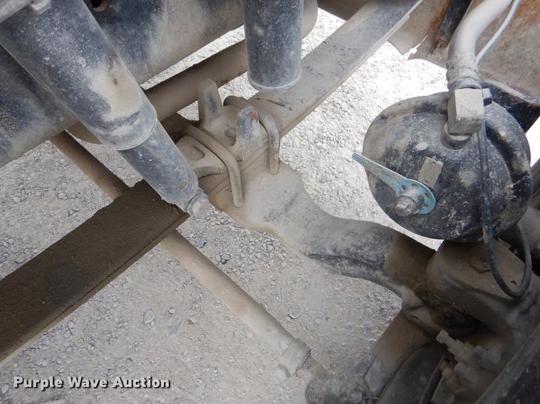 image for item EJ9873 2005 International 9900ix semi truck