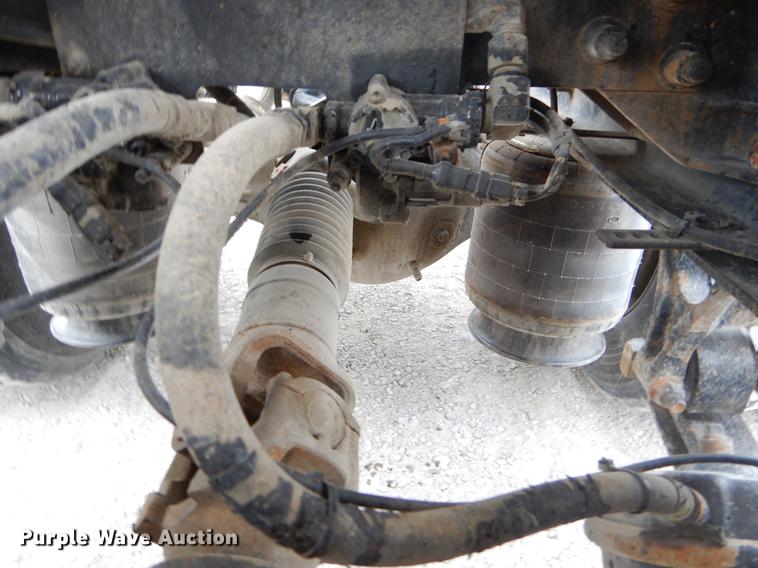 image for item EJ9873 2005 International 9900ix semi truck