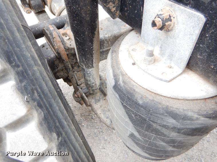 image for item EJ9873 2005 International 9900ix semi truck