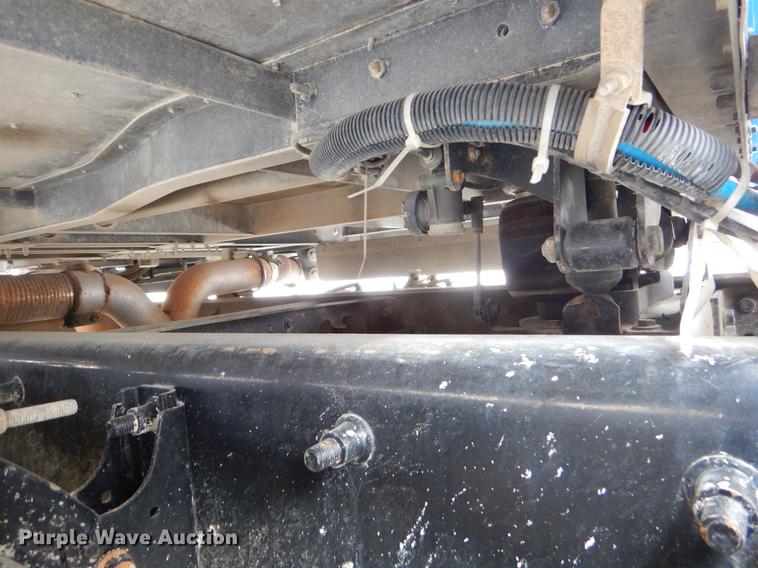 image for item EJ9873 2005 International 9900ix semi truck