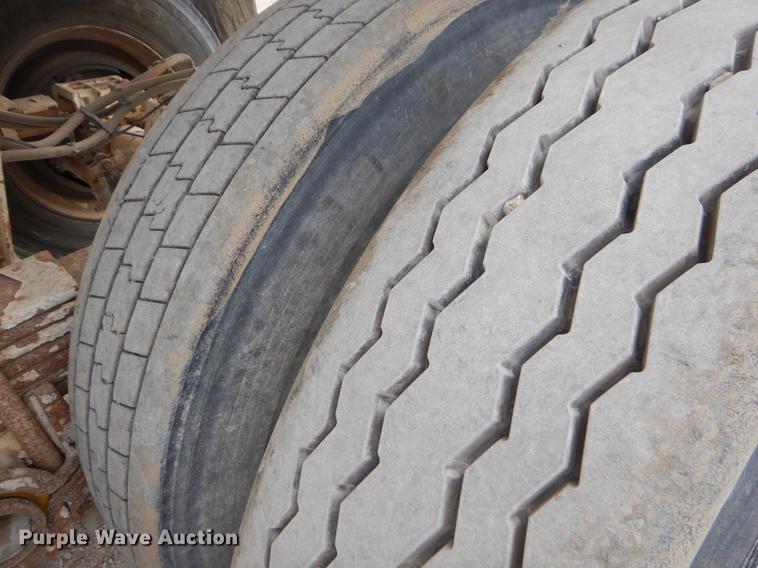 image for item EJ9874 2000 CPS end dump trailer