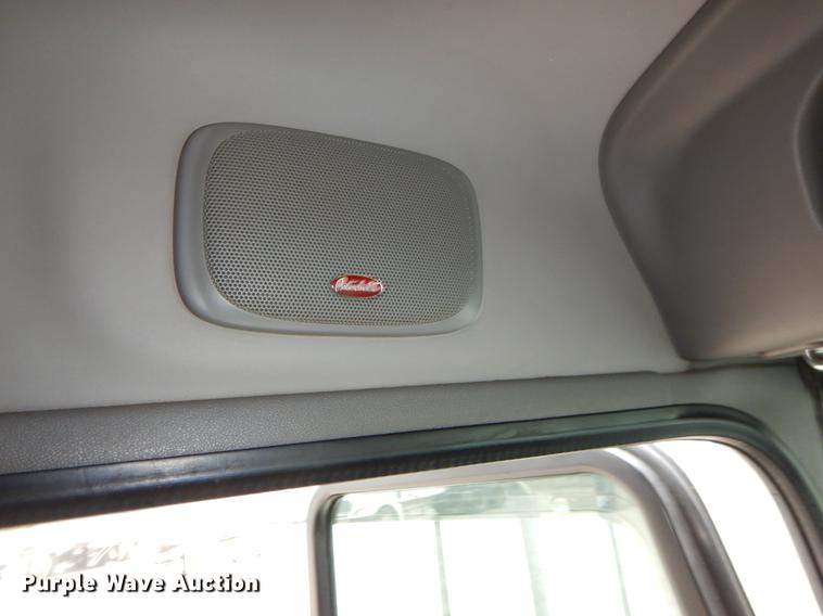 image for item EJ9916 2013 Peterbilt 386 semi truck