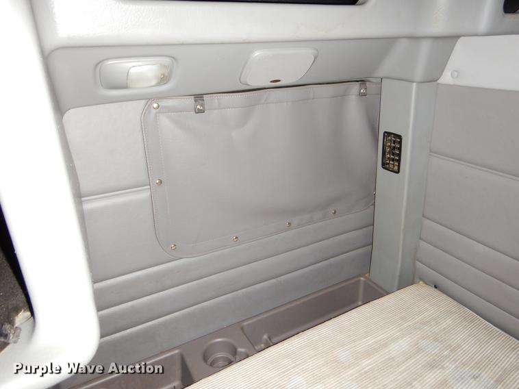 image for item EJ9916 2013 Peterbilt 386 semi truck