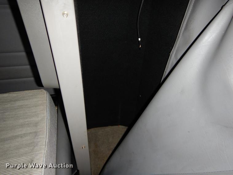 image for item EJ9916 2013 Peterbilt 386 semi truck