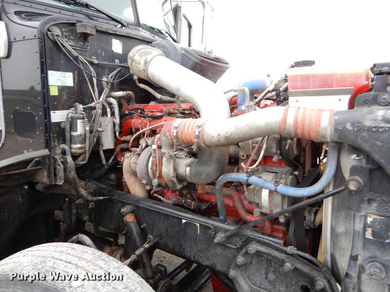 image for item EJ9916 2013 Peterbilt 386 semi truck