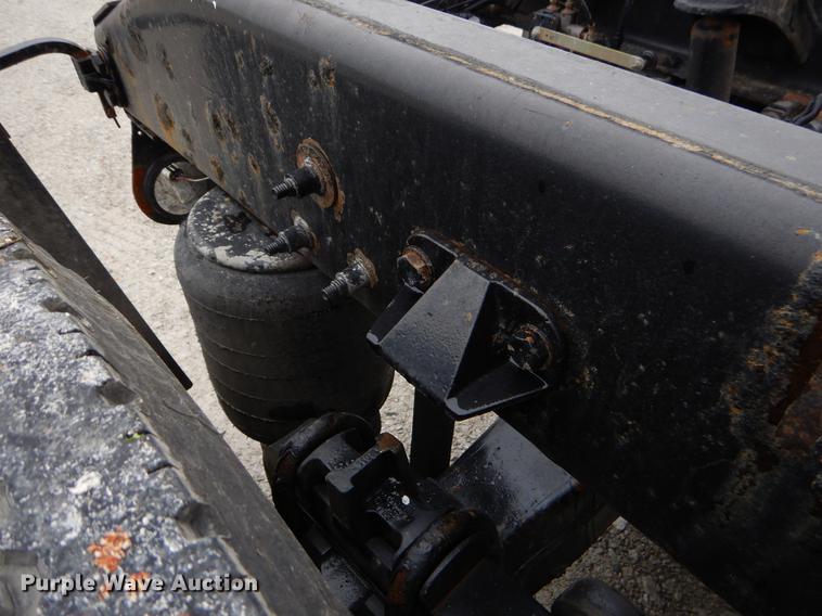 image for item EJ9916 2013 Peterbilt 386 semi truck