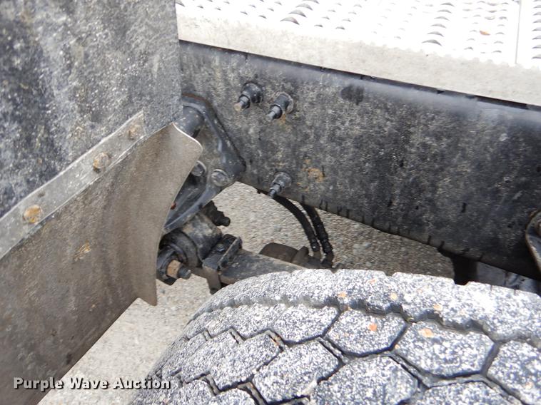 image for item EJ9916 2013 Peterbilt 386 semi truck