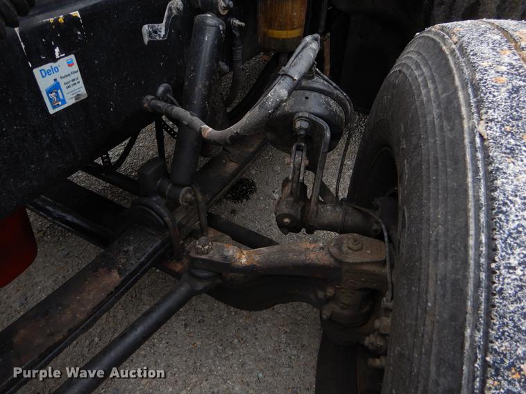 image for item EJ9916 2013 Peterbilt 386 semi truck