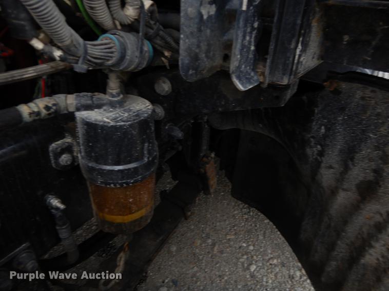 image for item EJ9916 2013 Peterbilt 386 semi truck