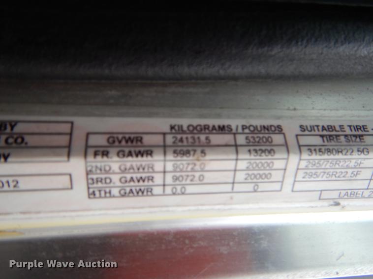 image for item EJ9916 2013 Peterbilt 386 semi truck