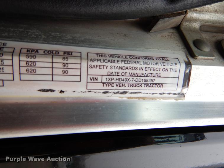 image for item EJ9916 2013 Peterbilt 386 semi truck