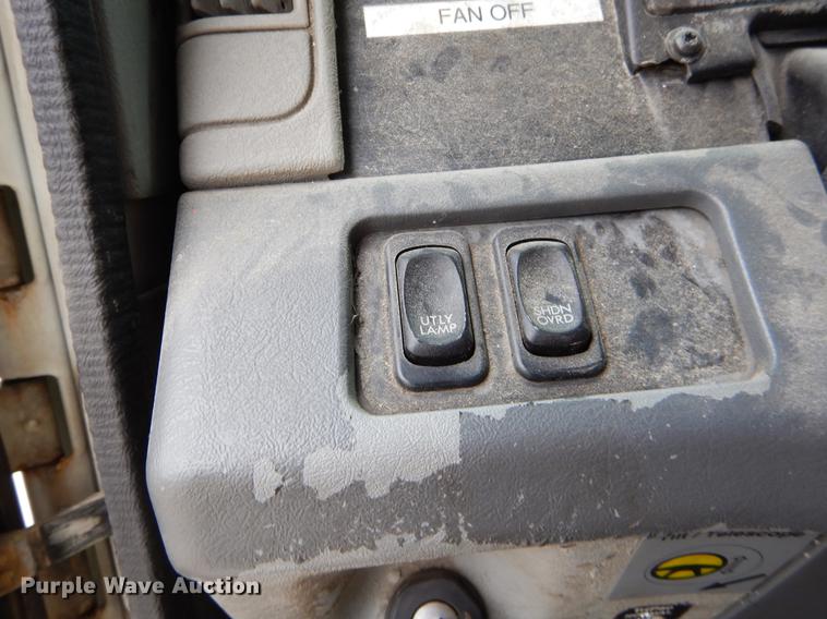 image for item EJ9917 2005 Freightliner Columbia semi truck