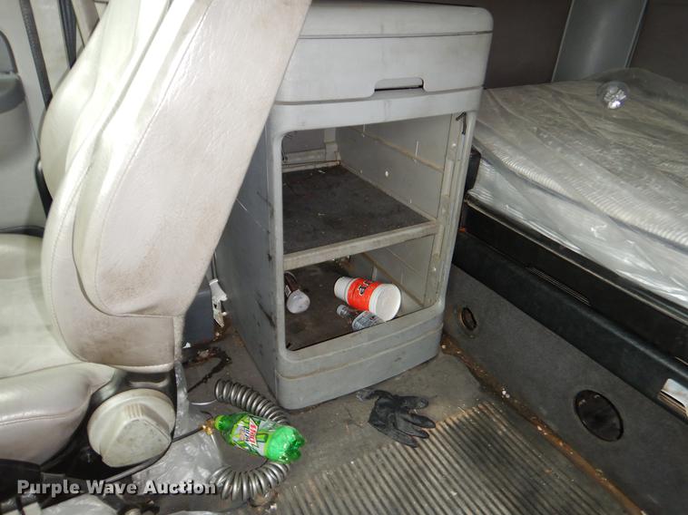 image for item EJ9917 2005 Freightliner Columbia semi truck