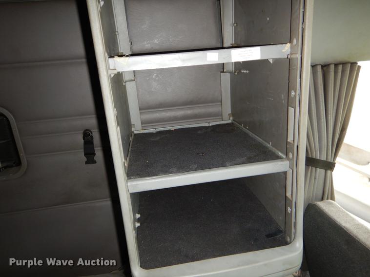 image for item EJ9917 2005 Freightliner Columbia semi truck