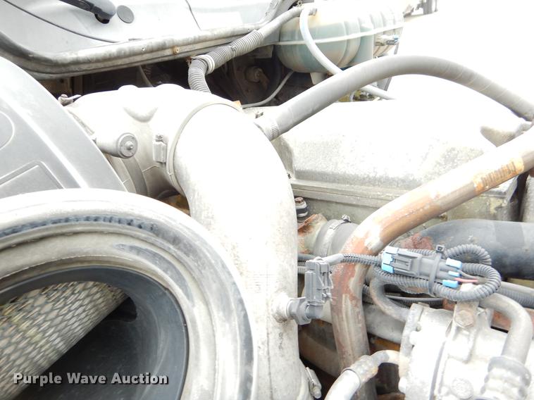 image for item EJ9917 2005 Freightliner Columbia semi truck