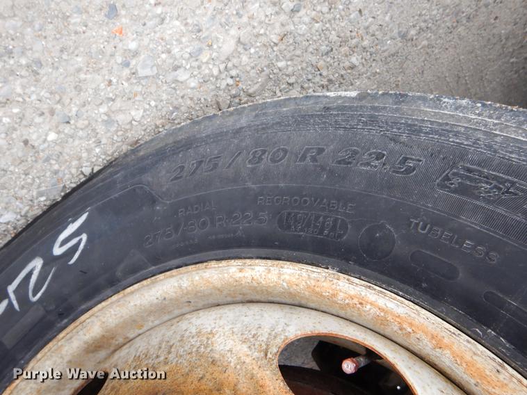 image for item EJ9917 2005 Freightliner Columbia semi truck