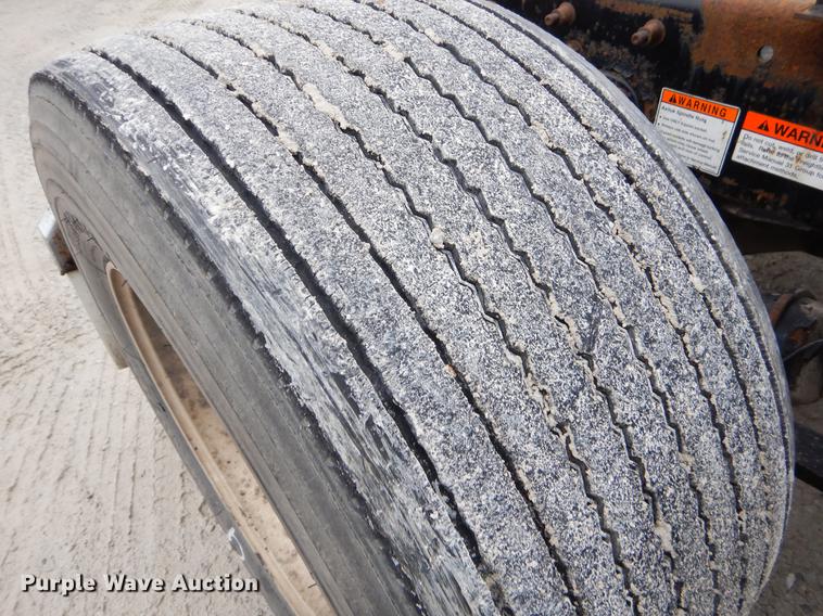 image for item EJ9917 2005 Freightliner Columbia semi truck