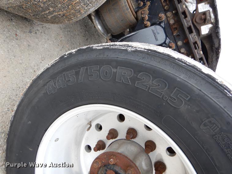 image for item EJ9917 2005 Freightliner Columbia semi truck