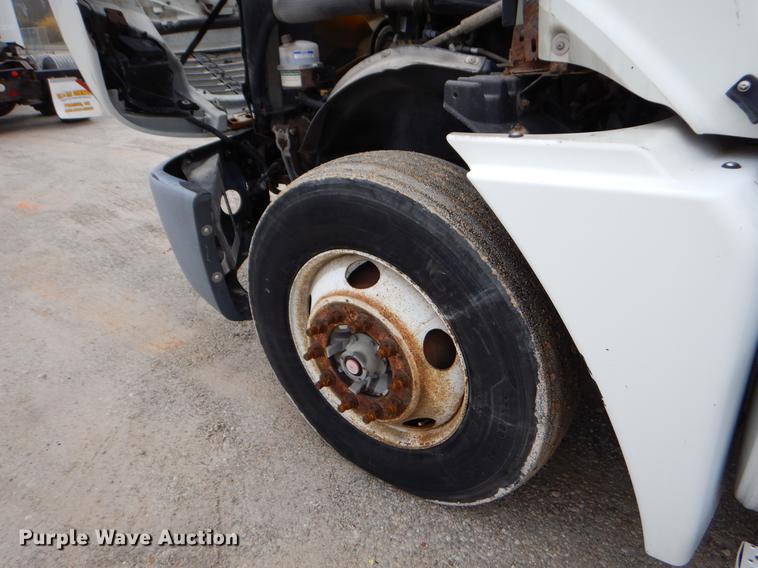 image for item EJ9917 2005 Freightliner Columbia semi truck