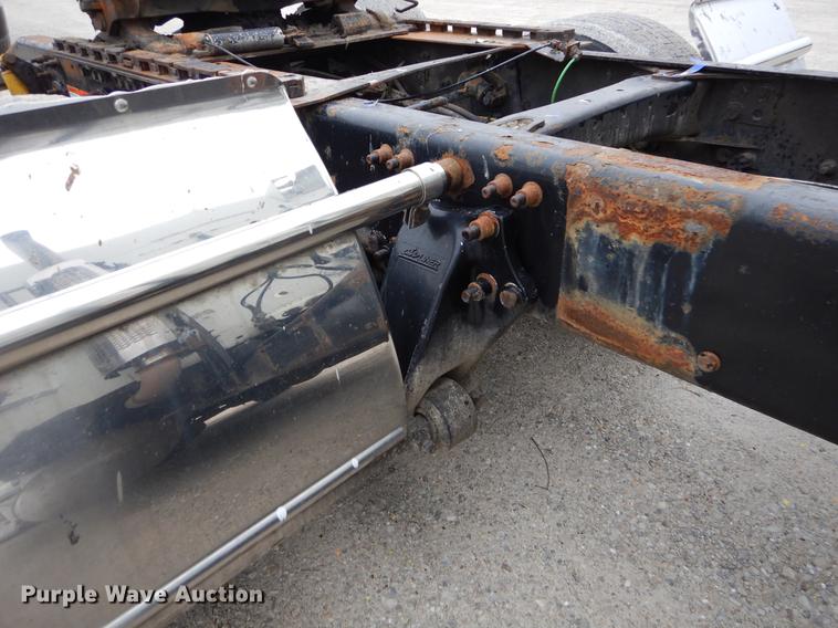 image for item EJ9917 2005 Freightliner Columbia semi truck