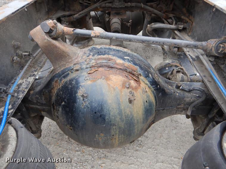 image for item EJ9917 2005 Freightliner Columbia semi truck