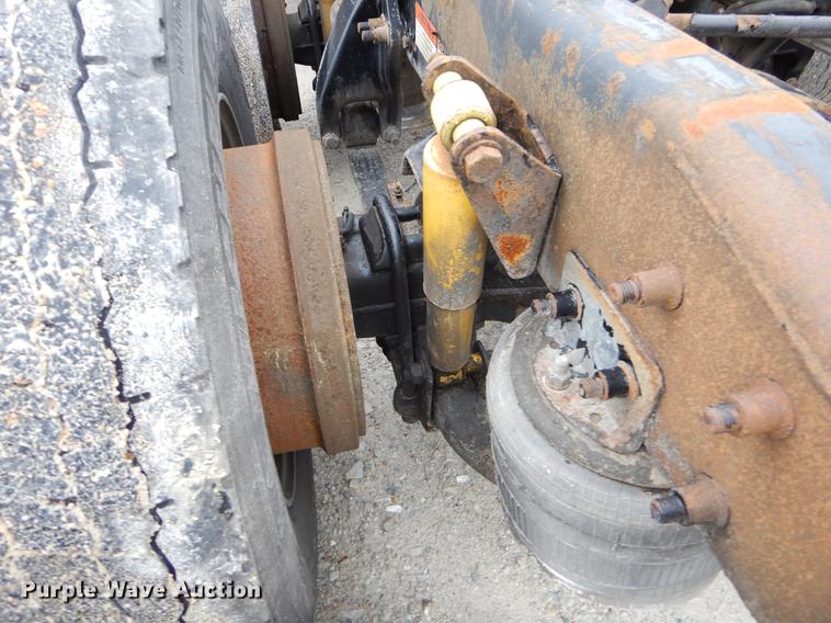 image for item EJ9917 2005 Freightliner Columbia semi truck