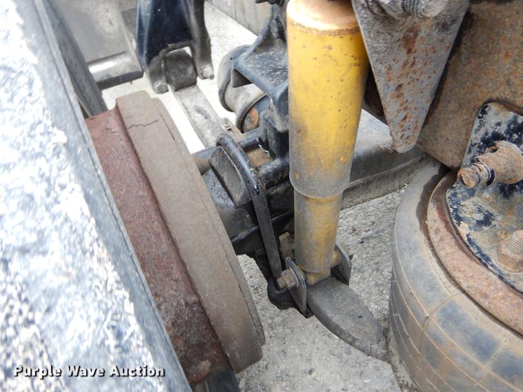 image for item EJ9917 2005 Freightliner Columbia semi truck