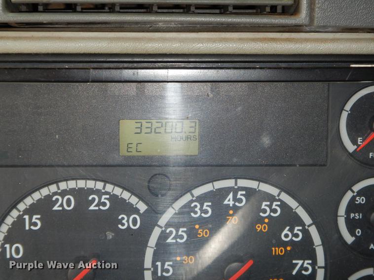 image for item EJ9918 2005 Freightliner Columbia semi truck