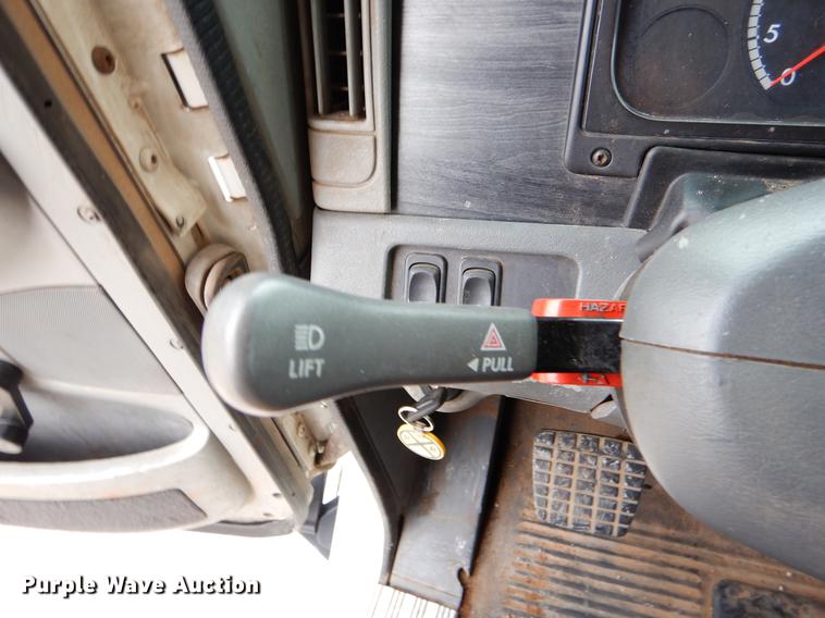 image for item EJ9918 2005 Freightliner Columbia semi truck