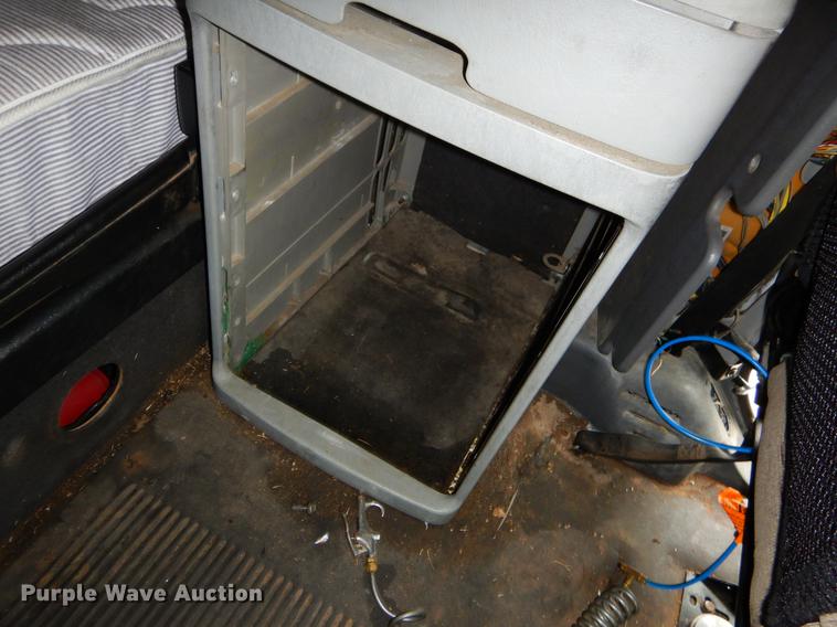 image for item EJ9918 2005 Freightliner Columbia semi truck