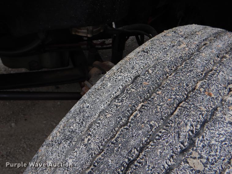 image for item EJ9918 2005 Freightliner Columbia semi truck