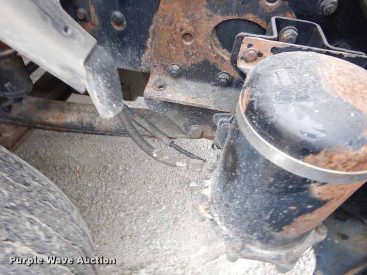 image for item EJ9918 2005 Freightliner Columbia semi truck