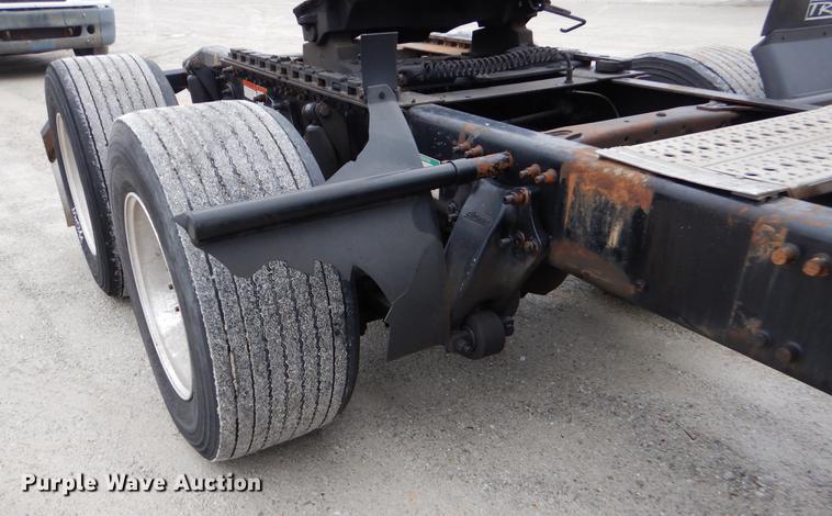 image for item EJ9918 2005 Freightliner Columbia semi truck