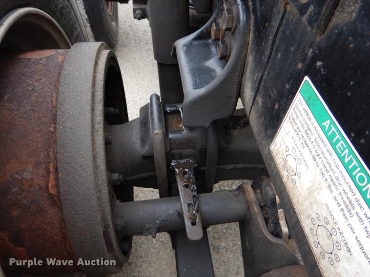 image for item EJ9918 2005 Freightliner Columbia semi truck