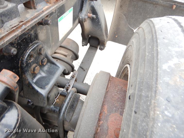 image for item EJ9918 2005 Freightliner Columbia semi truck