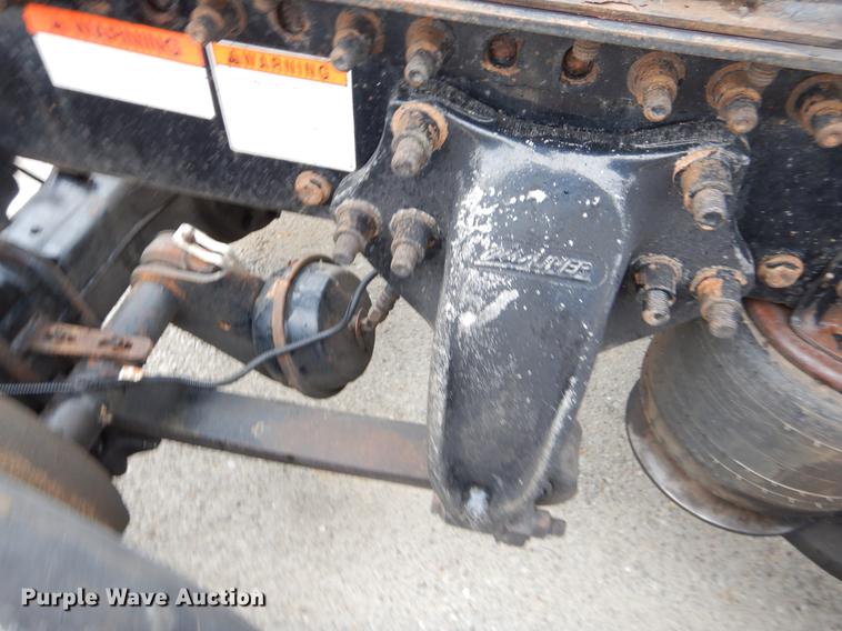 image for item EJ9918 2005 Freightliner Columbia semi truck