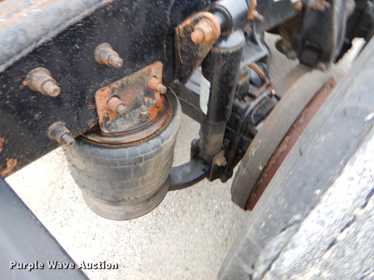 image for item EJ9918 2005 Freightliner Columbia semi truck