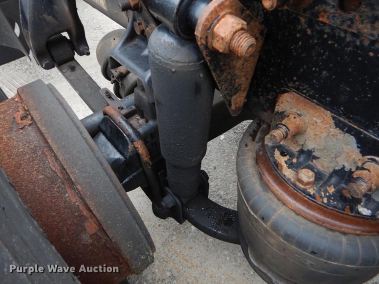 image for item EJ9918 2005 Freightliner Columbia semi truck